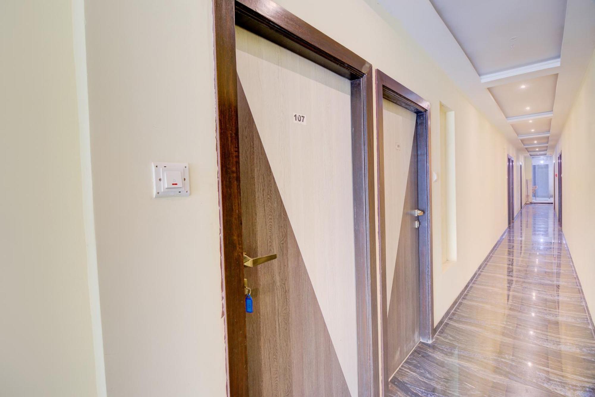 Hotel O Royal Orbit ムンバイ エクステリア 写真